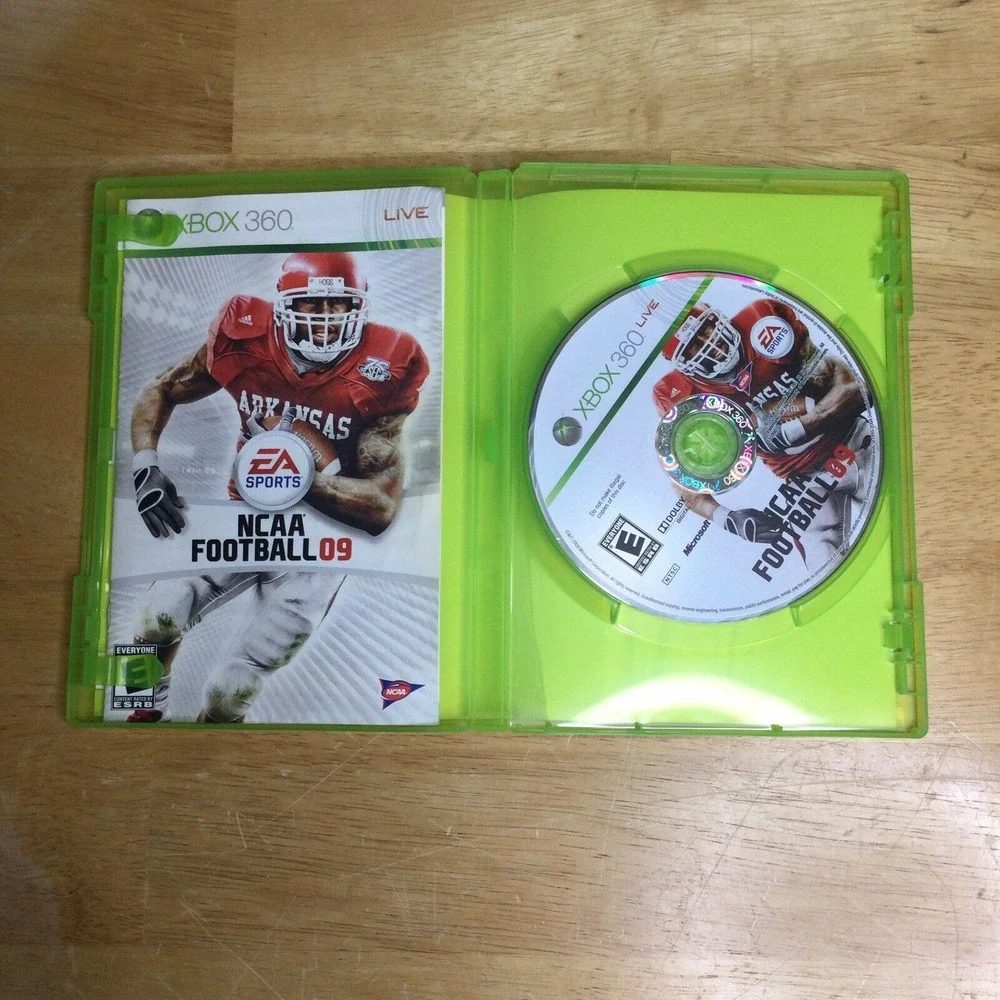 MICROSOFT‎ XBOX EA SPORTS NCAA FOOTBALL 2004 And 2009